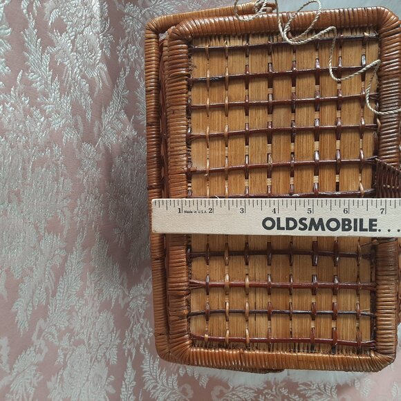 Vintage 1970s Colourful Sewing Box Craft Hobby Storage Wicker Basket - Picture 15 of 15